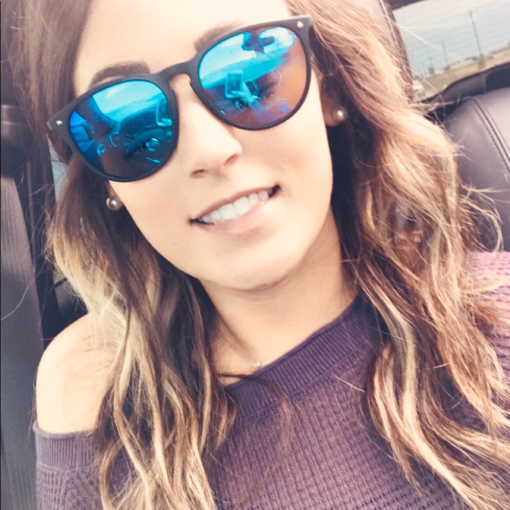 Meet your Posher, Chrystle